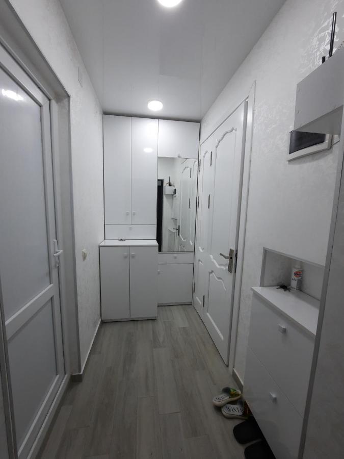 Apartment Desi With Sea View On The Beach In Batumi Exterior foto