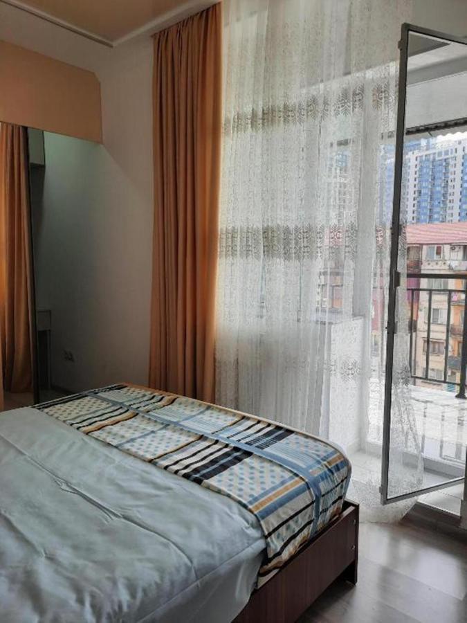 Apartment Desi With Sea View On The Beach In Batumi Exterior foto